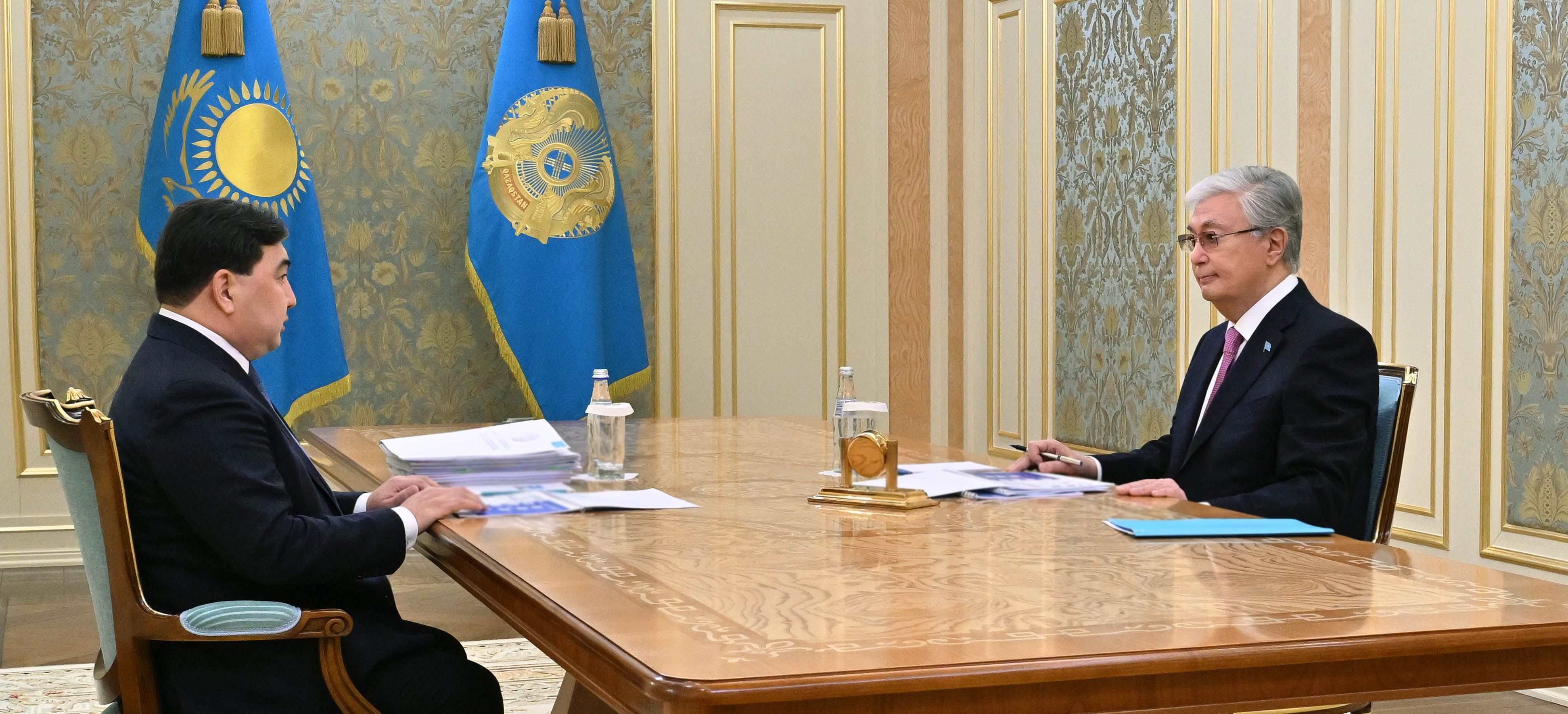 Внедрять современные HR-инструменты в систему госслужбы поручил президент  3763417 — Kapital.kz 
