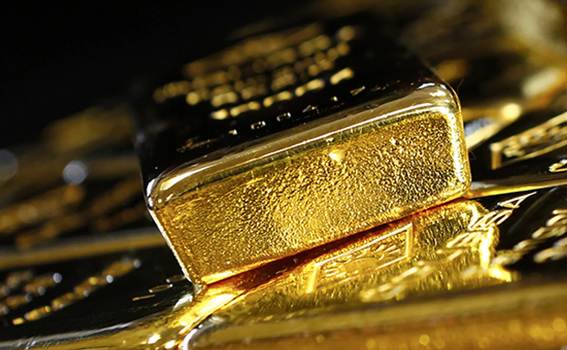 Капитал - Золото дорожает на фоне удешевления доллара к мировым валютам