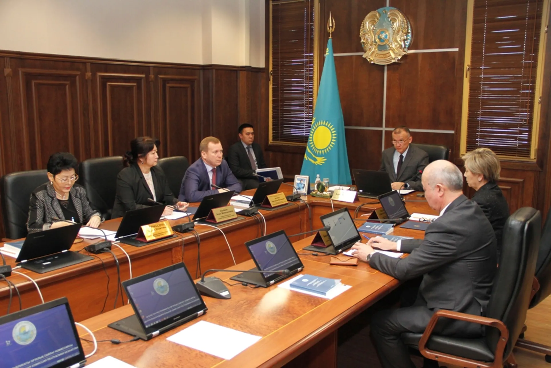 Капитал - ЦИК официально зарегистрировал нового депутата сената