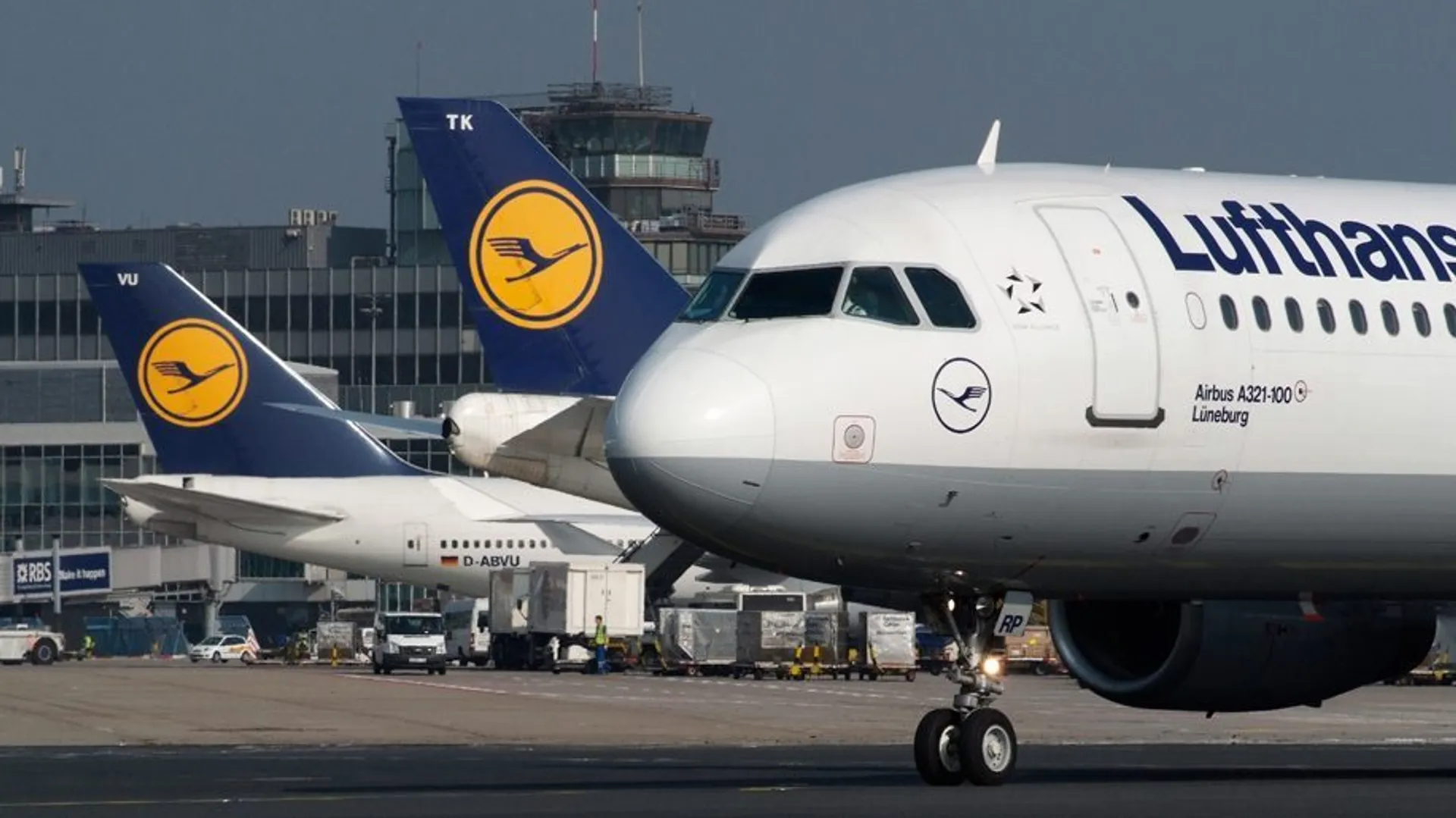 Капитал - Lufthansa намерена отменить 22 рейса