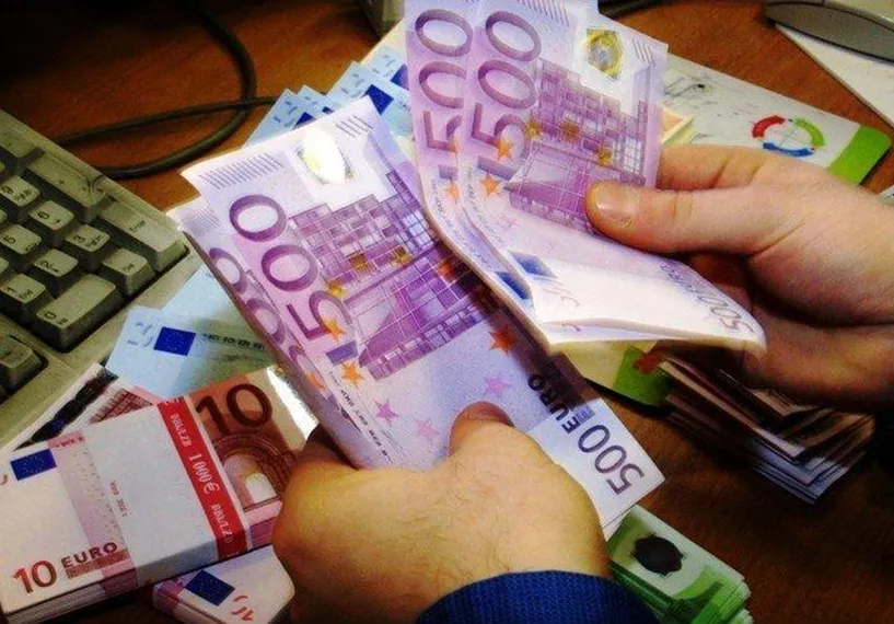 Капитал - Европейским банкирам ограничат бонусы