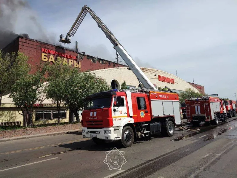 Пожар на рынке Шапагат в Астане локализовали