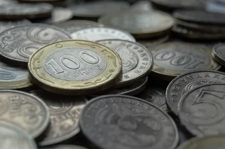 Капитал - Дневные торги: 379,65 тенге за доллар