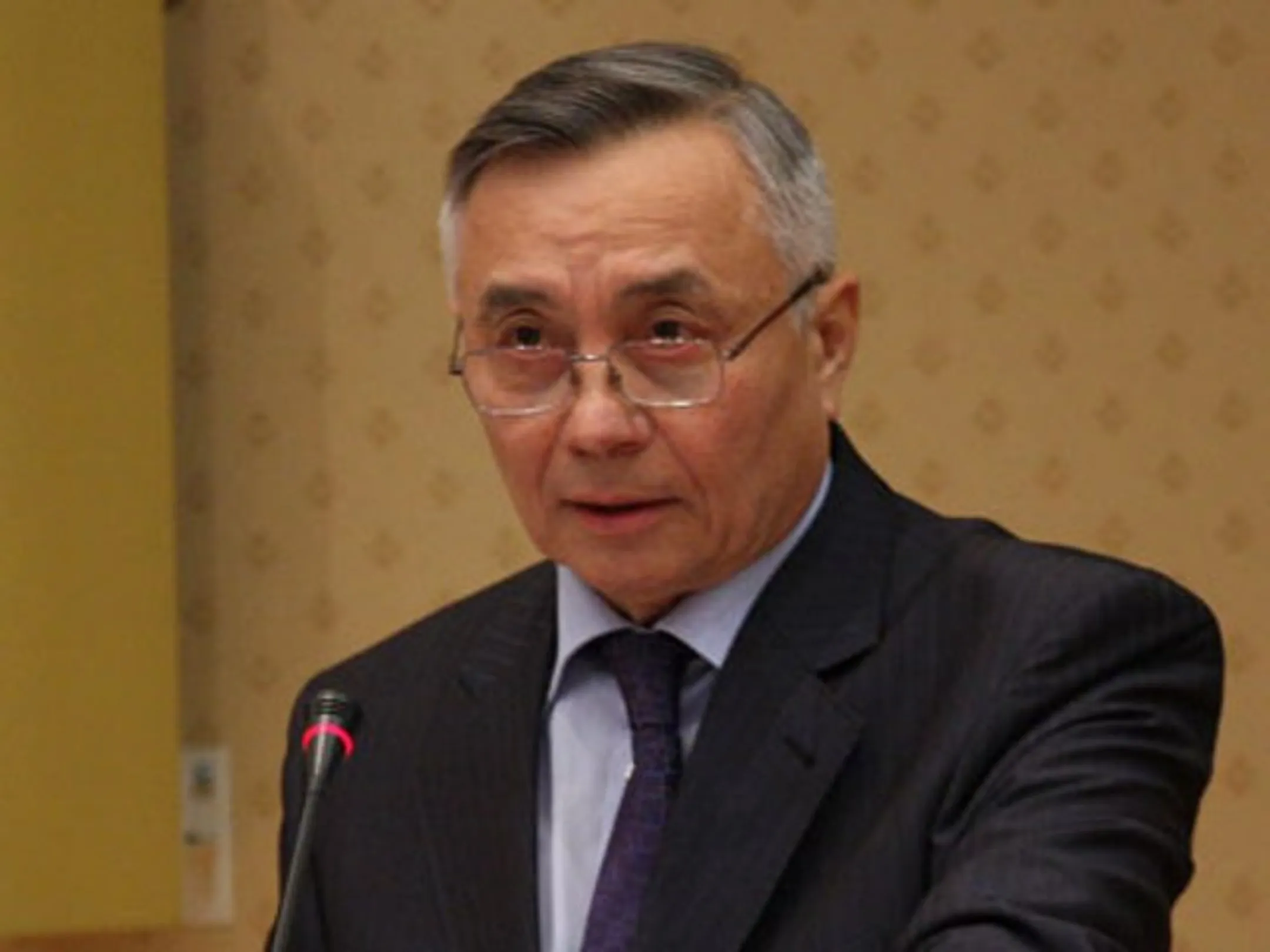 Кусаинов Абильгазы сдал экзамен на знание языка - Image Kapital.kz