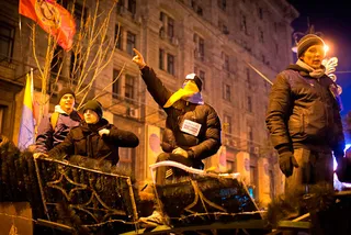 Капитал - Центр Киева огородили баррикадами