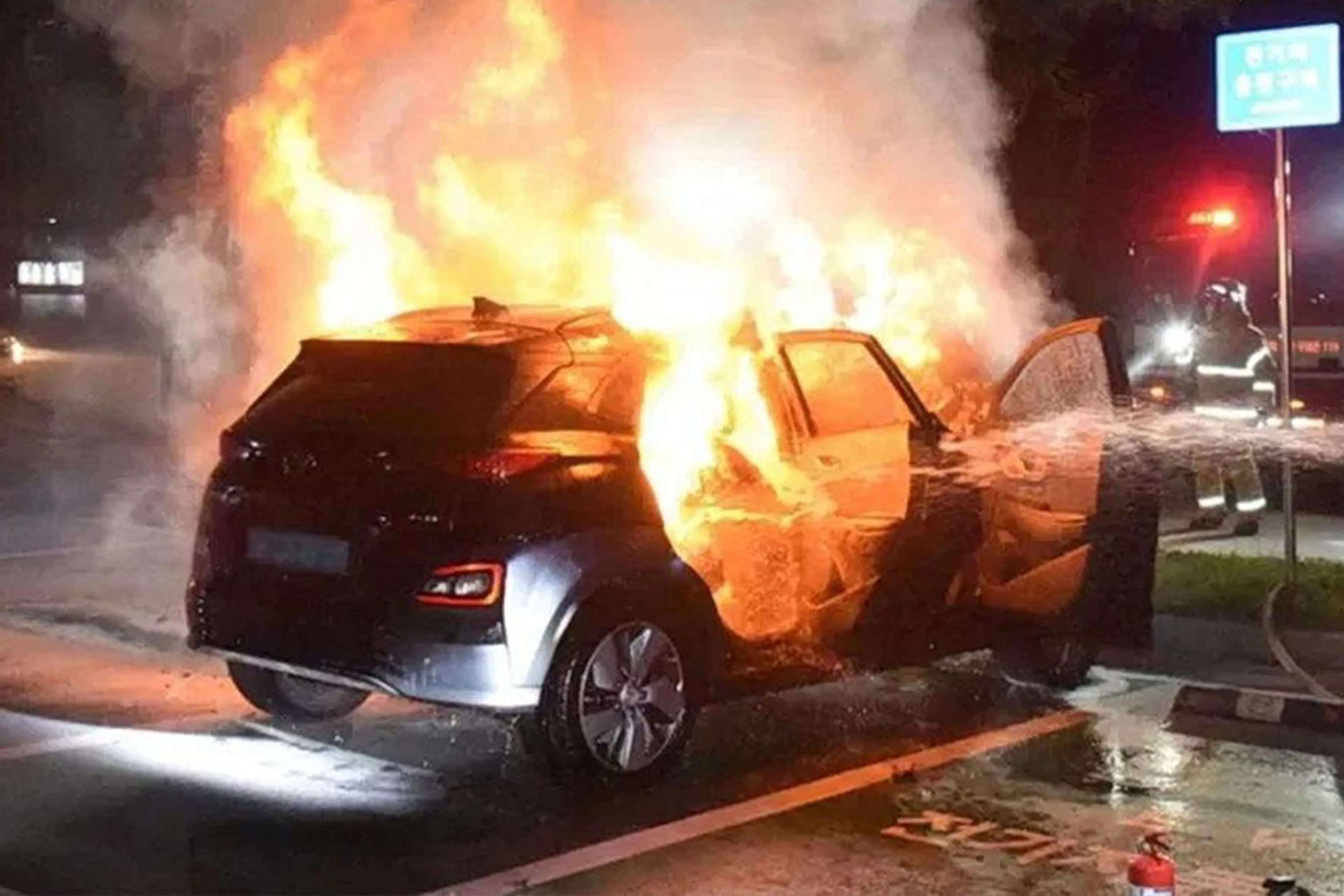 Taycan Cross Turismo, отзыв электрических Hyundai и цифровизация VW - фото kapital.kz