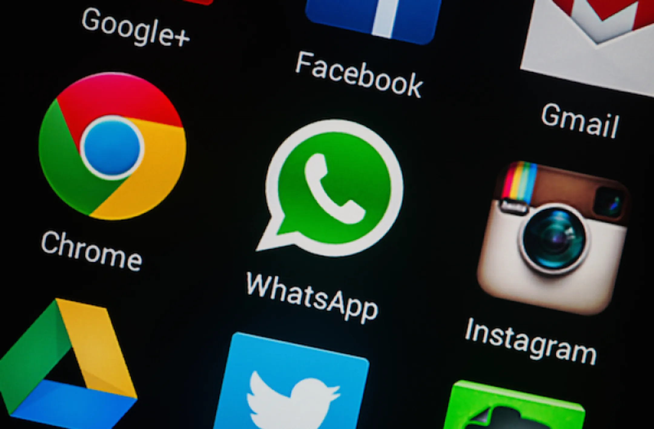 В России предлагают запретить чиновникам использовать WhatsApp и Google - Image Kapital.kz