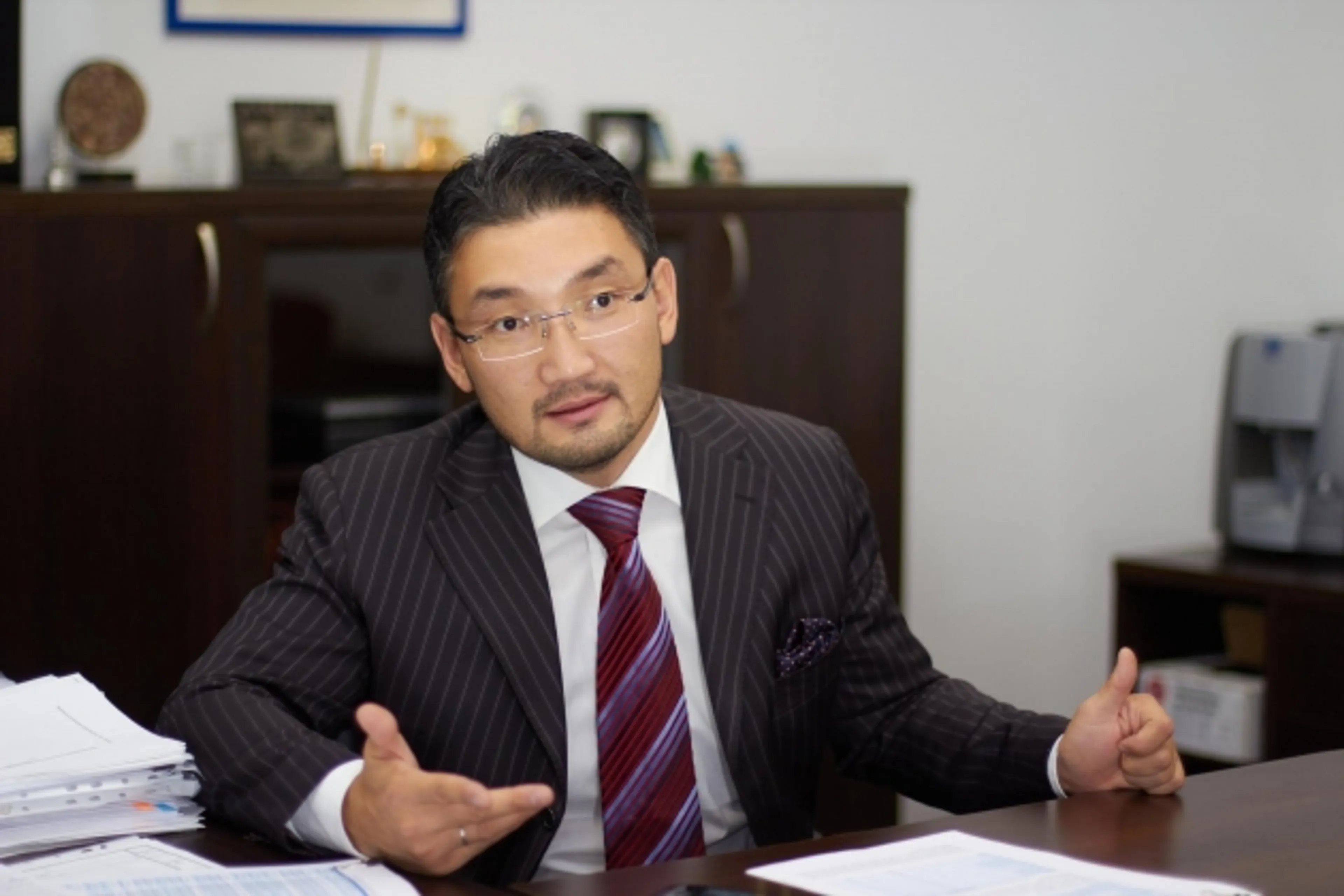 Капитал - Рахим Ошакбаев намерен уйти из НПП