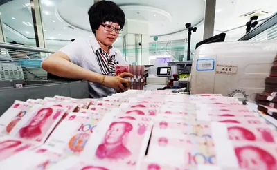 Юань подешевел до минимума за 4 года