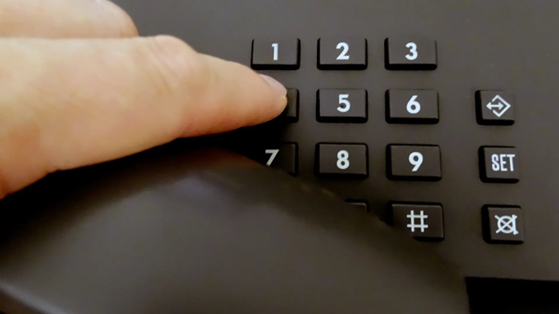 Капитал - В Павлодаре 240 человек эвакуировали с железнодорожного и автовокзалов