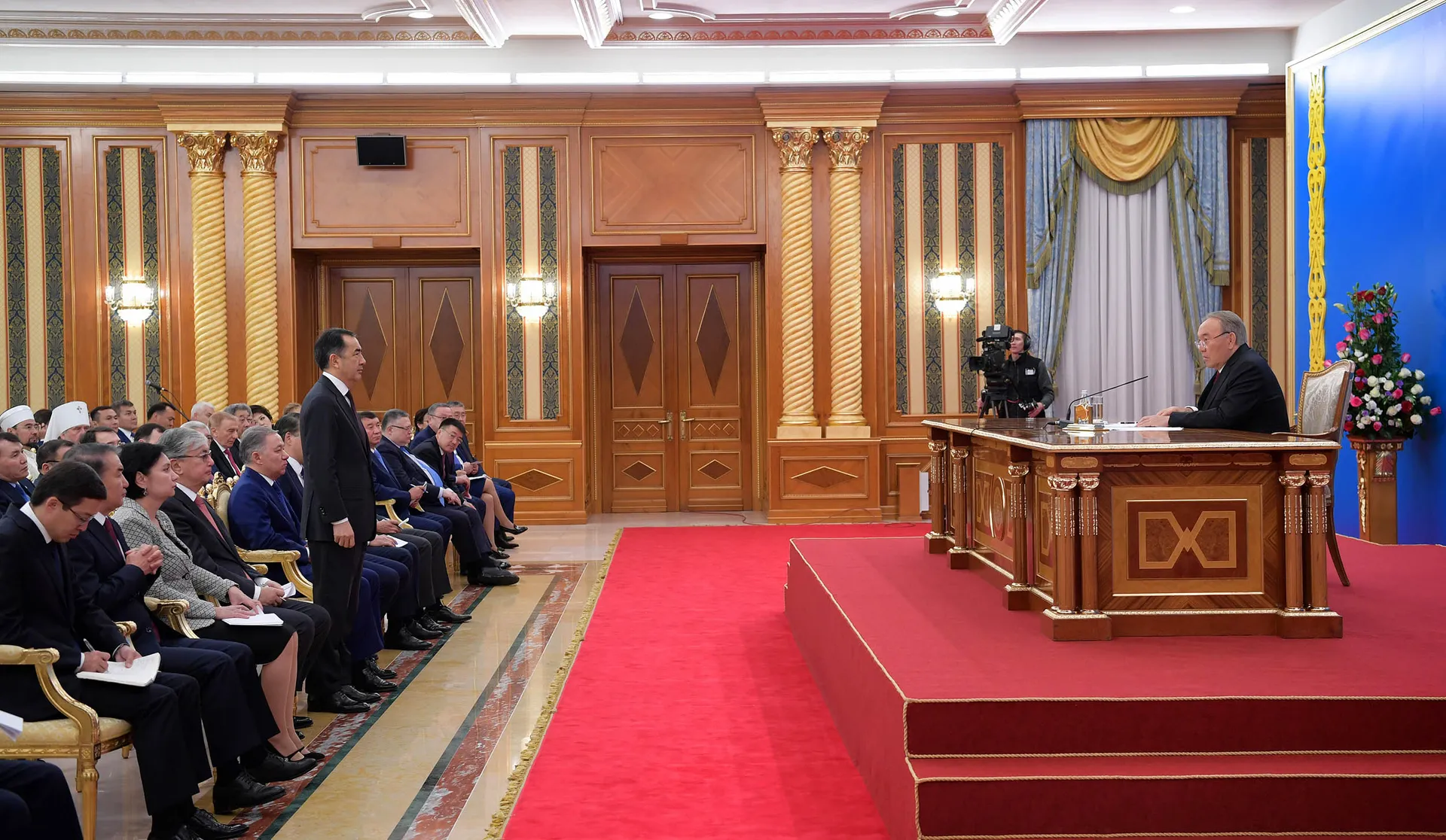 Капитал - Президент запретил Кабмину часто совещаться