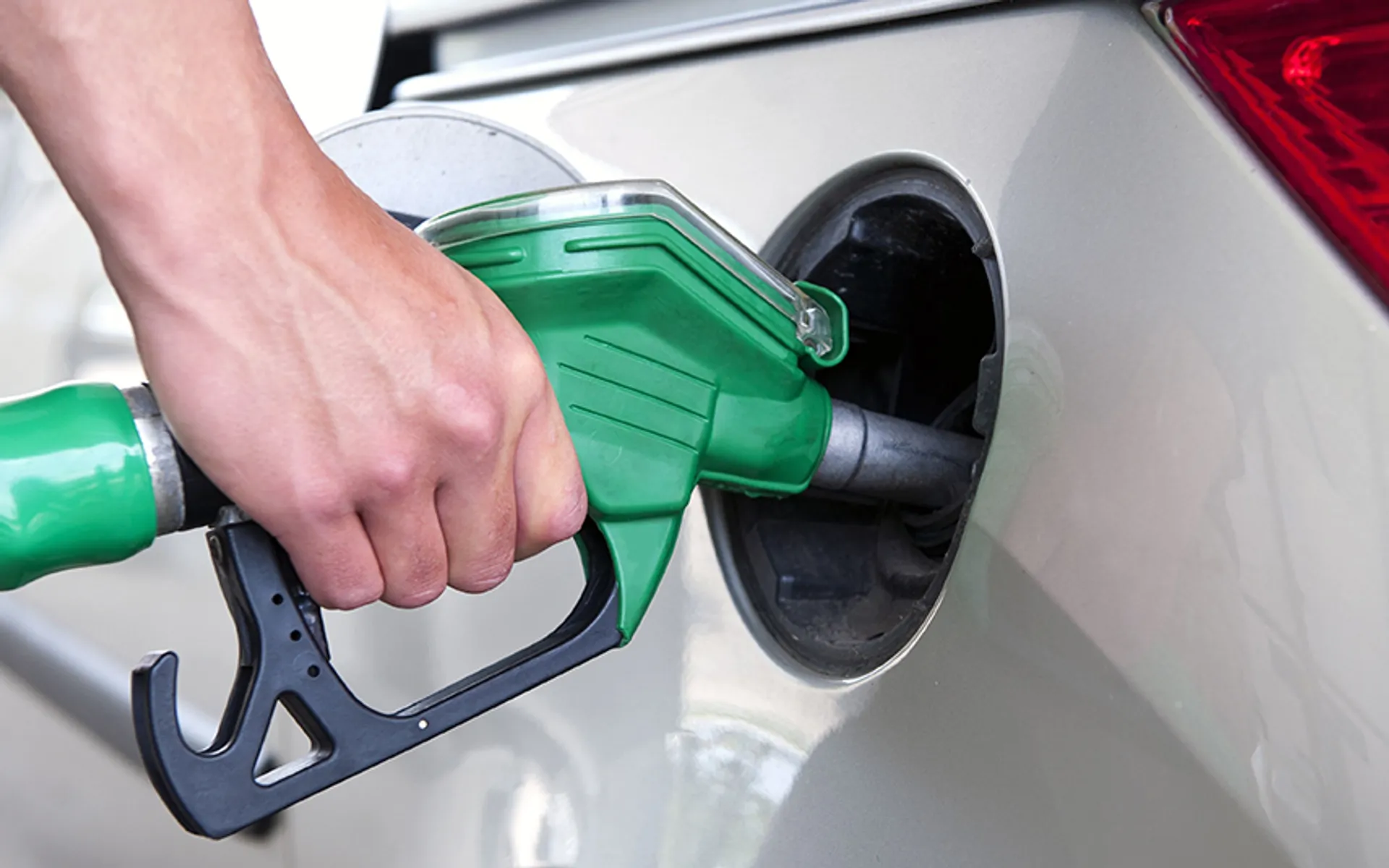 Капитал - Повлияет ли подорожание бензина в России на Казахстан?