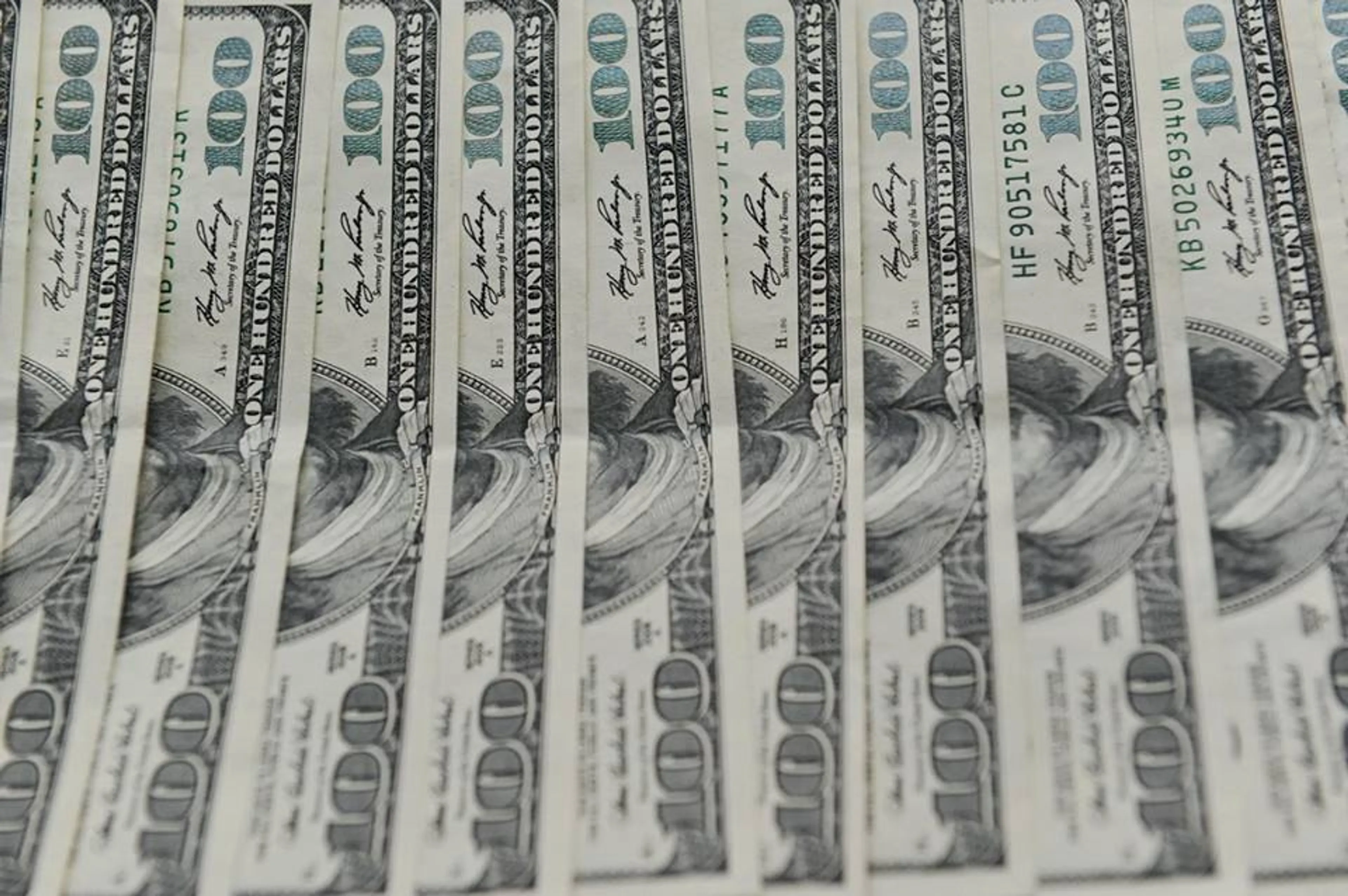 Капитал - Доллар продолжил наступление на тенге