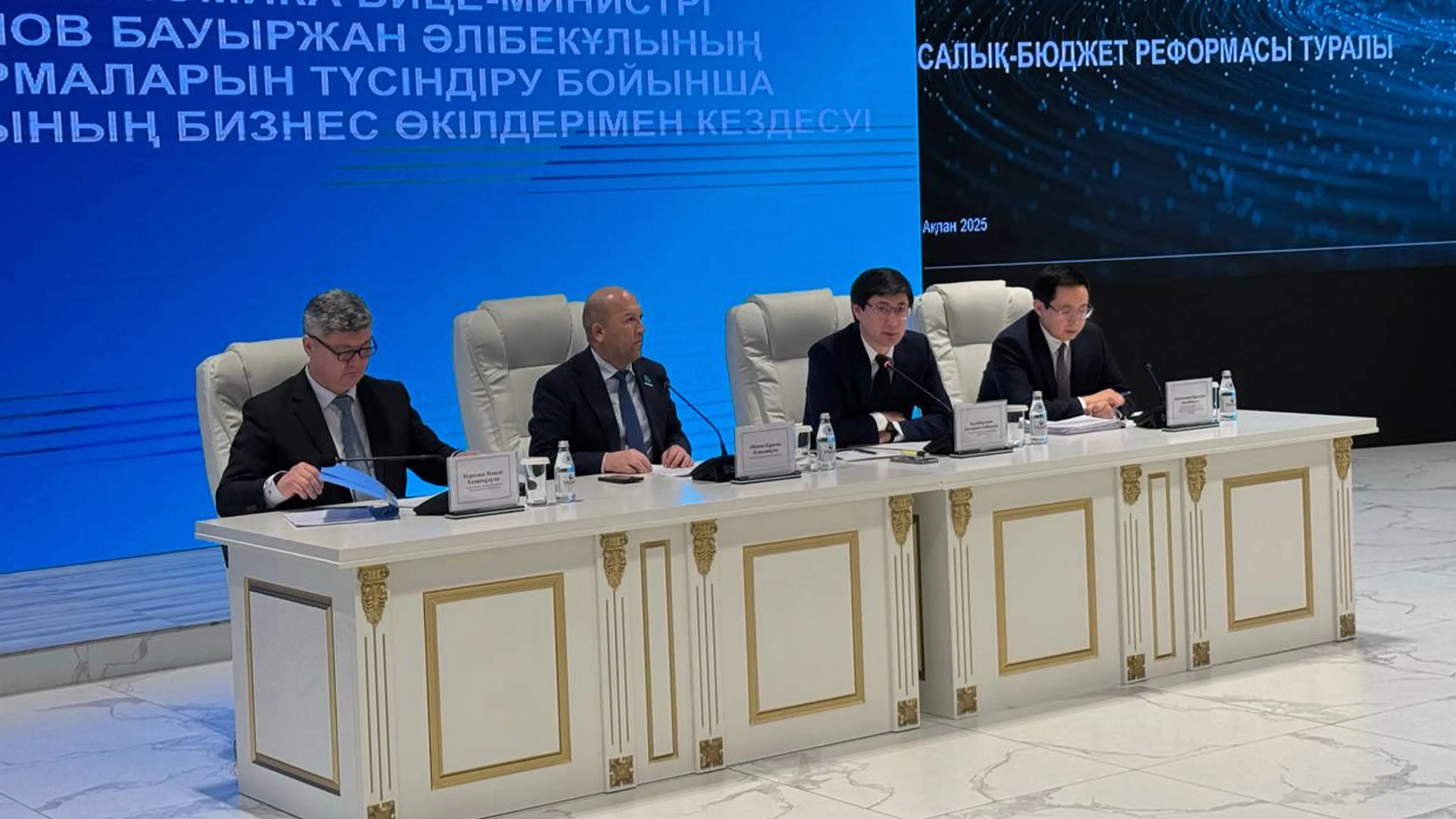 Капитал - Новый НДС: бизнес предлагает давать предприятиям с низкими доходами каникулы