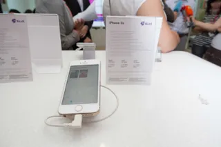 Капитал - Kcell начал продажи iPhone в Казахстане