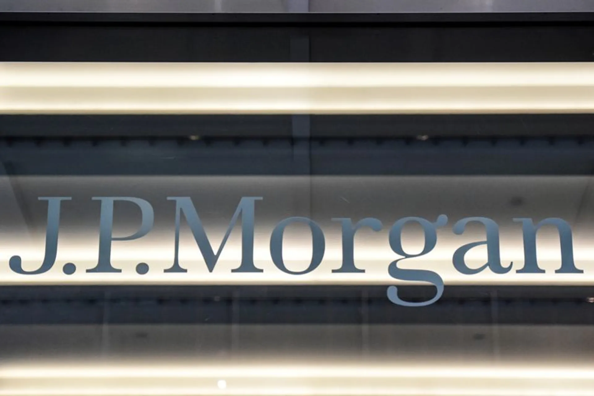 Капитал - Чистая прибыль JPMorgan упала на 51%