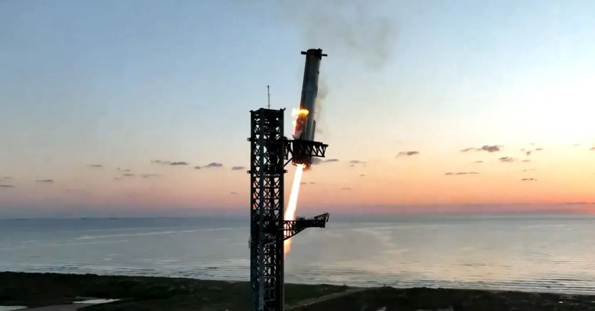 Траектория полёта космического аппарата к марсу. Схема космического аппарата луна-25. Выход на орбиту. Схема выхода на орбиту. Траектории полета луна 25.