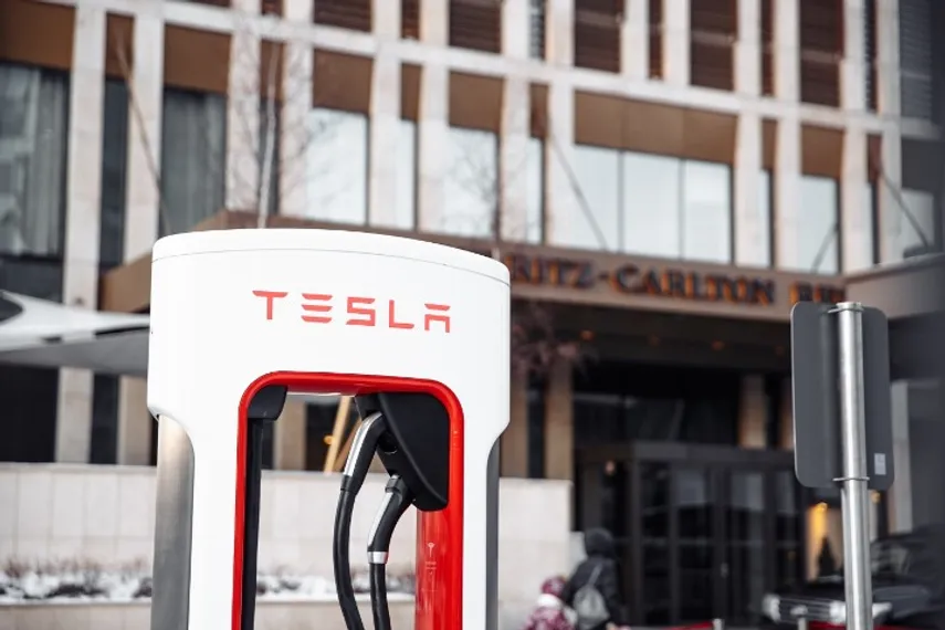 Капитал - В Нур-Султане появились сверхбыстрые зарядные станции Tesla