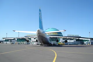 Капитал - В аэропорту Астаны снижают тарифы за парковку