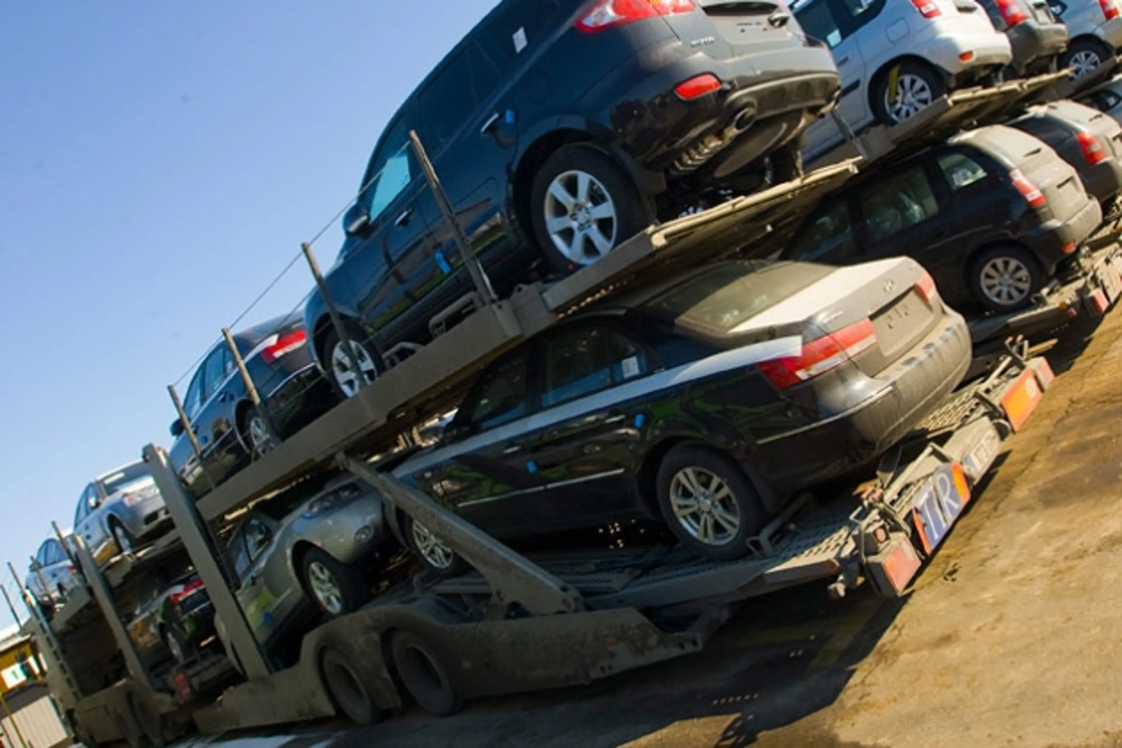 Капитал - Генпрокуроры обсудили пресечение контрабанды автомобилей