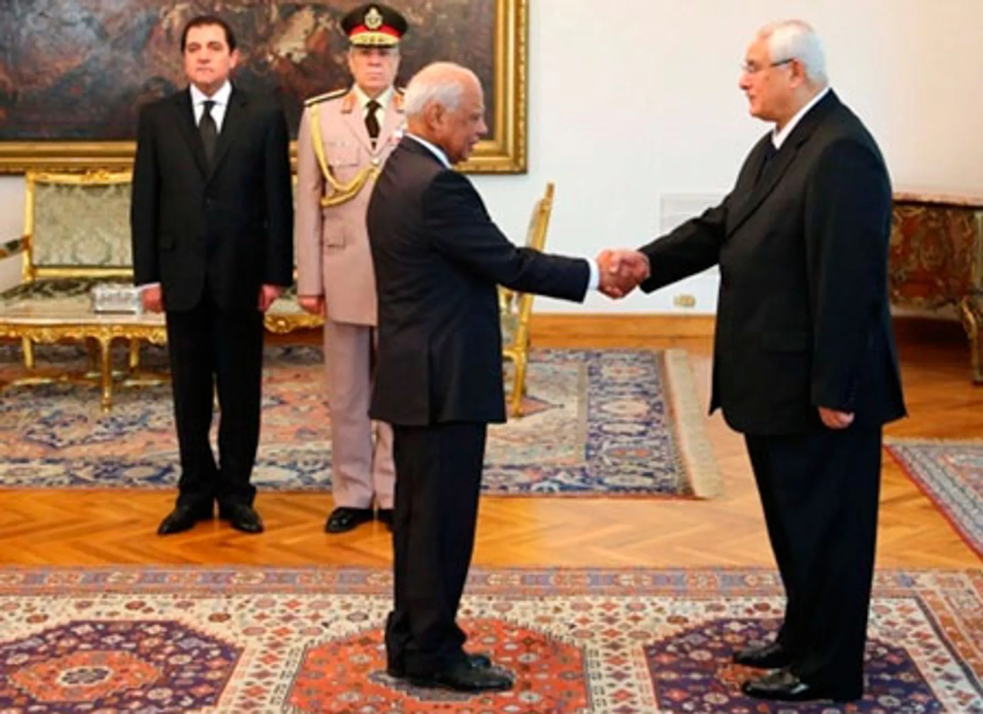 Капитал - Новое правительство Египта приведено к присяге