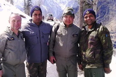 Лётный состав ВВС Казахстана прошел курс выживания в Индии