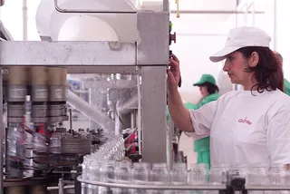 Капитал - Миллиардер Фархад Ахмедов увеличил на 50% зарплаты своих работников