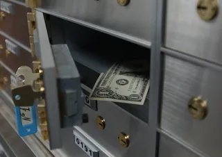 Капитал - Вкладчики переключаются с тенге на доллар