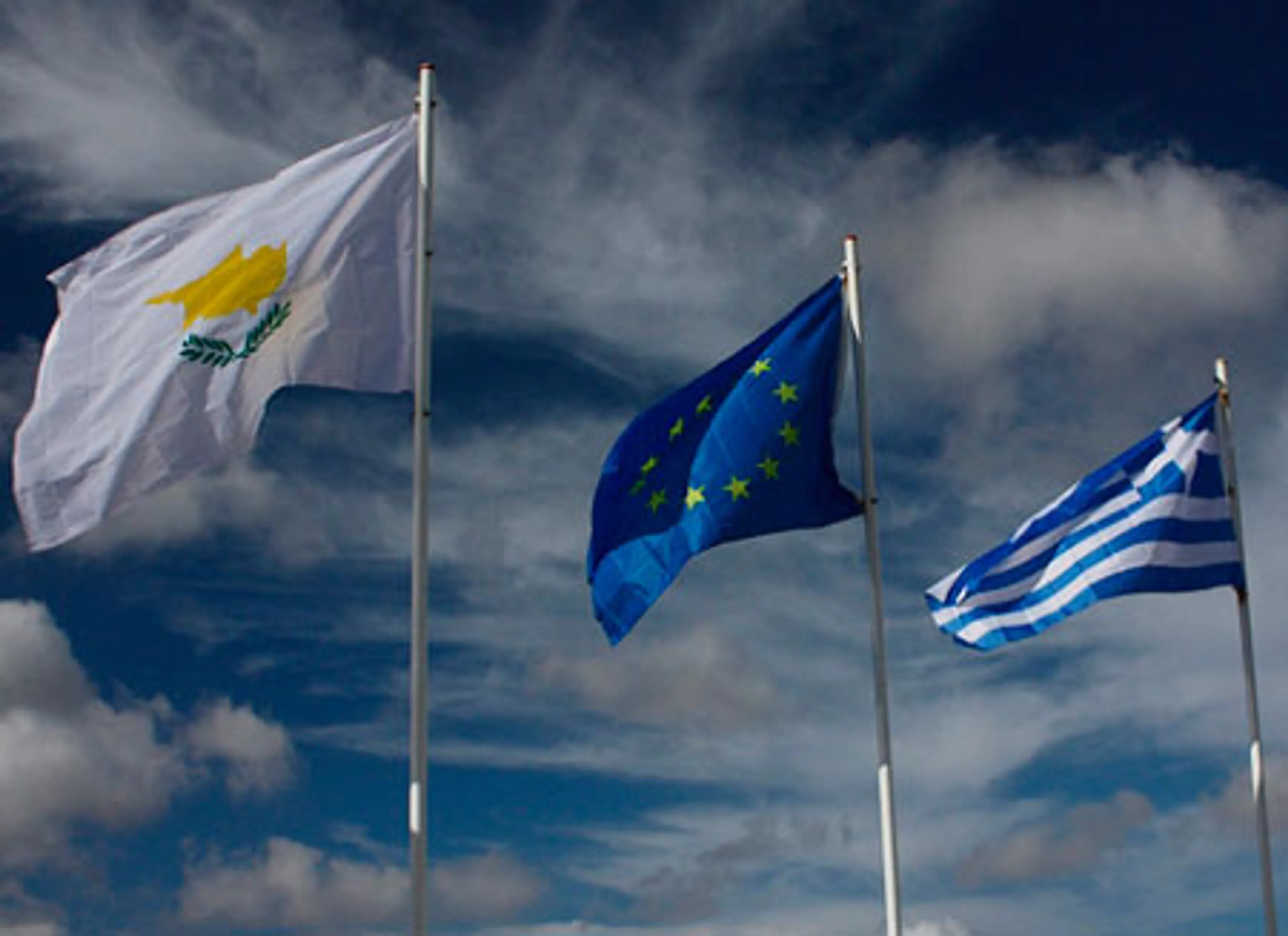 Капитал - 37,5% незастрахованных депозитов обменял банк Кипра на акции