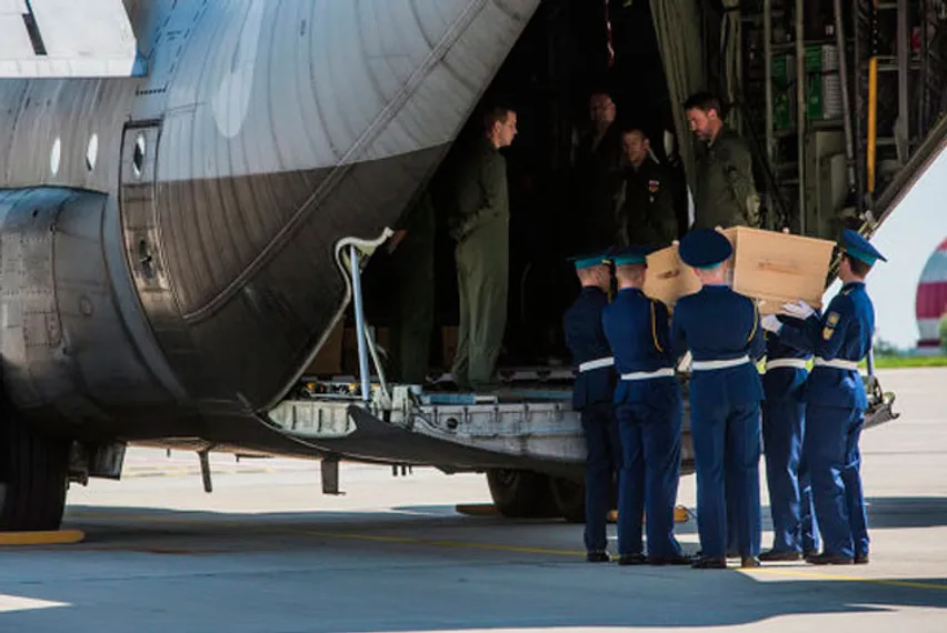 Капитал - В Малайзию доставили тела погибших в авиакатастрофе