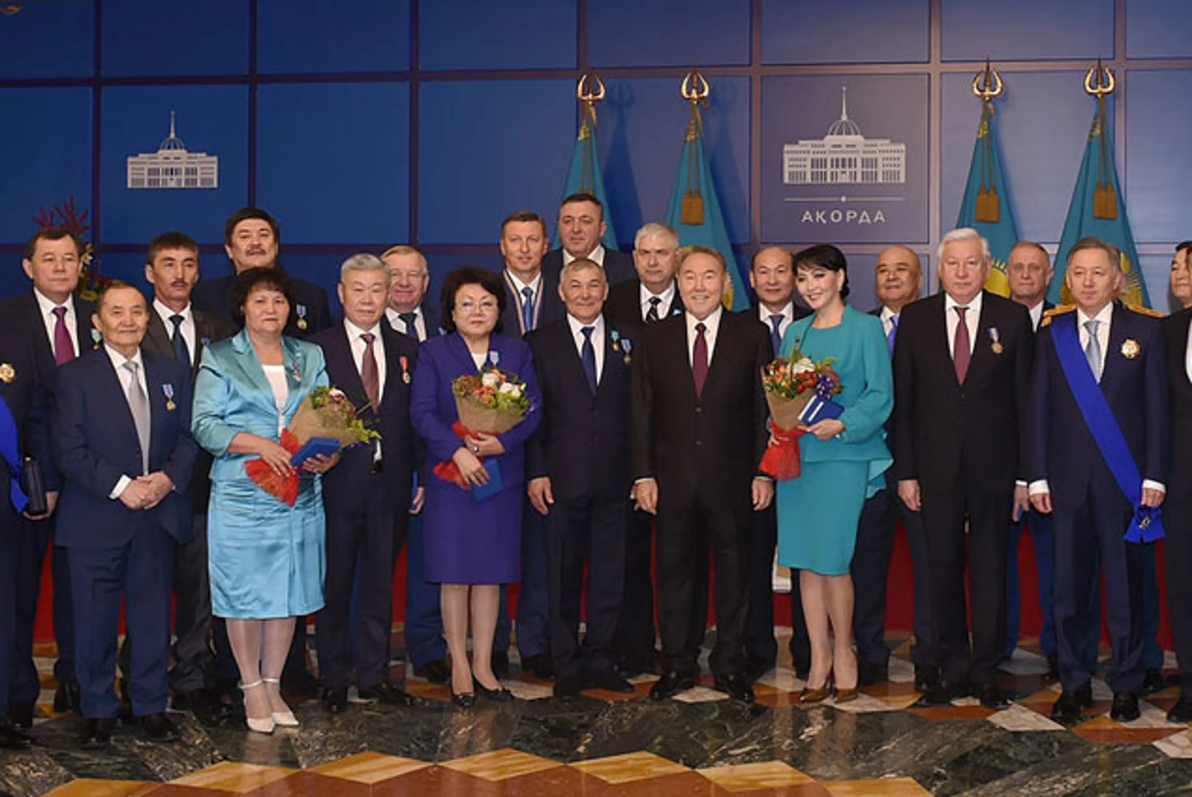 Капитал - Нурсултан Назарбаев наградил выдающихся граждан Казахстана