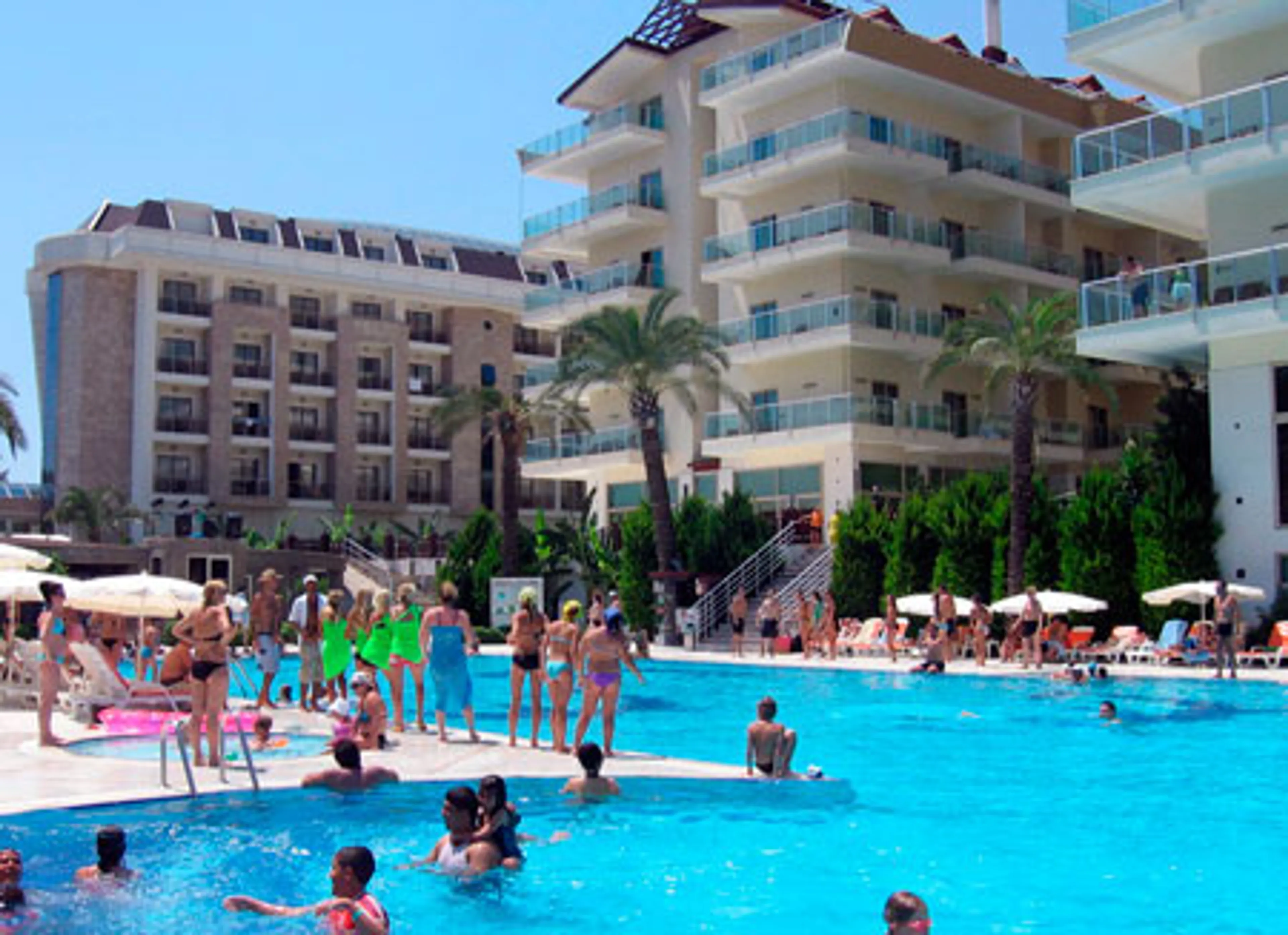 Капитал - 70 россиян отравились в отеле Кемера в Турции