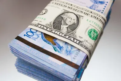 Тенге не смог завершить месяц в зеленой зоне