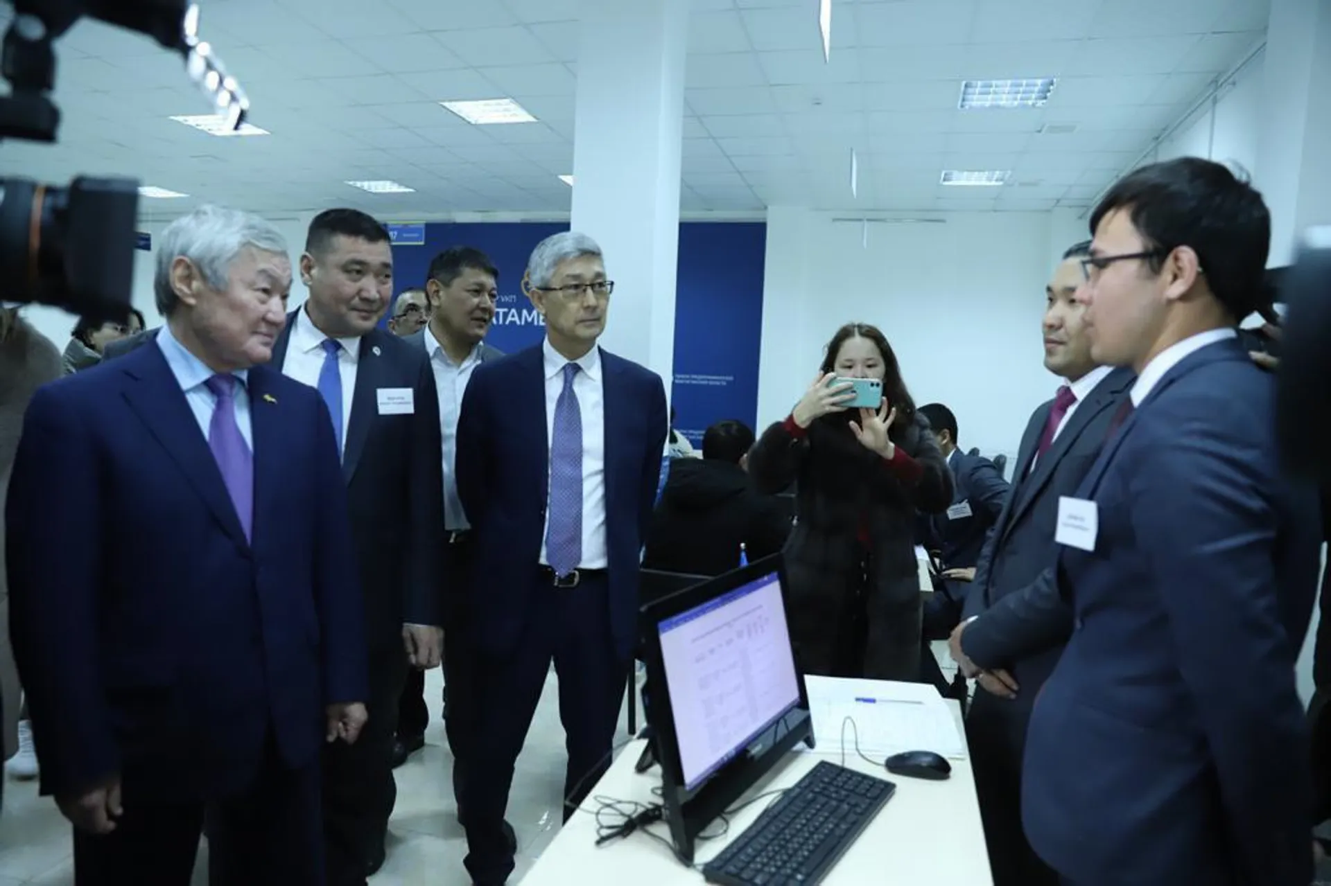 Капитал - Бердибек Сапарбаев посетил ряд соцобъектов в Жанаозене