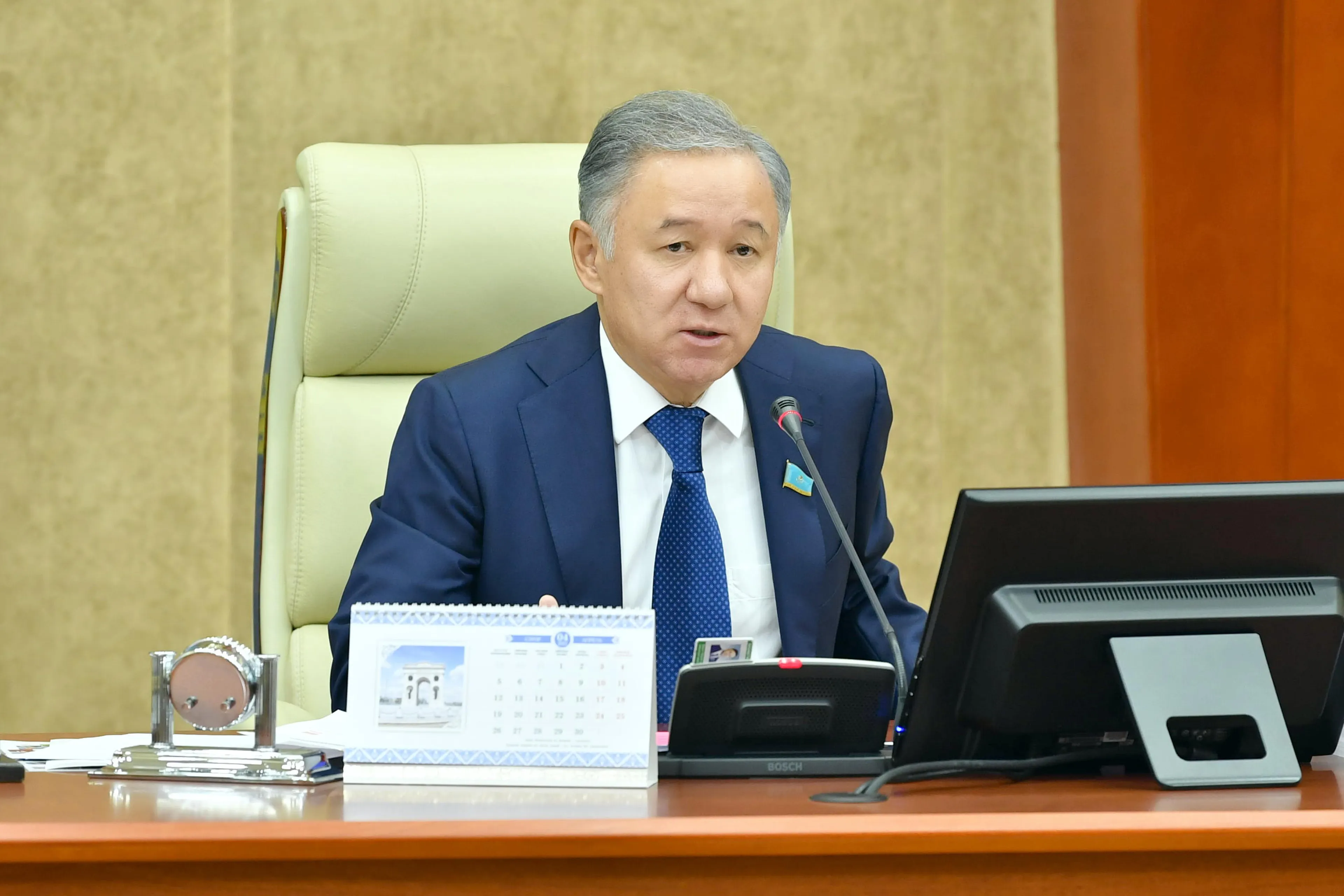 Капитал - Нурлан Нигматулин: Не умеете тратить деньги, нечего на внешнем рынке занимать