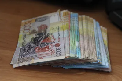 Среднемесячная зарплата в РК за год увеличилась на 11,7%