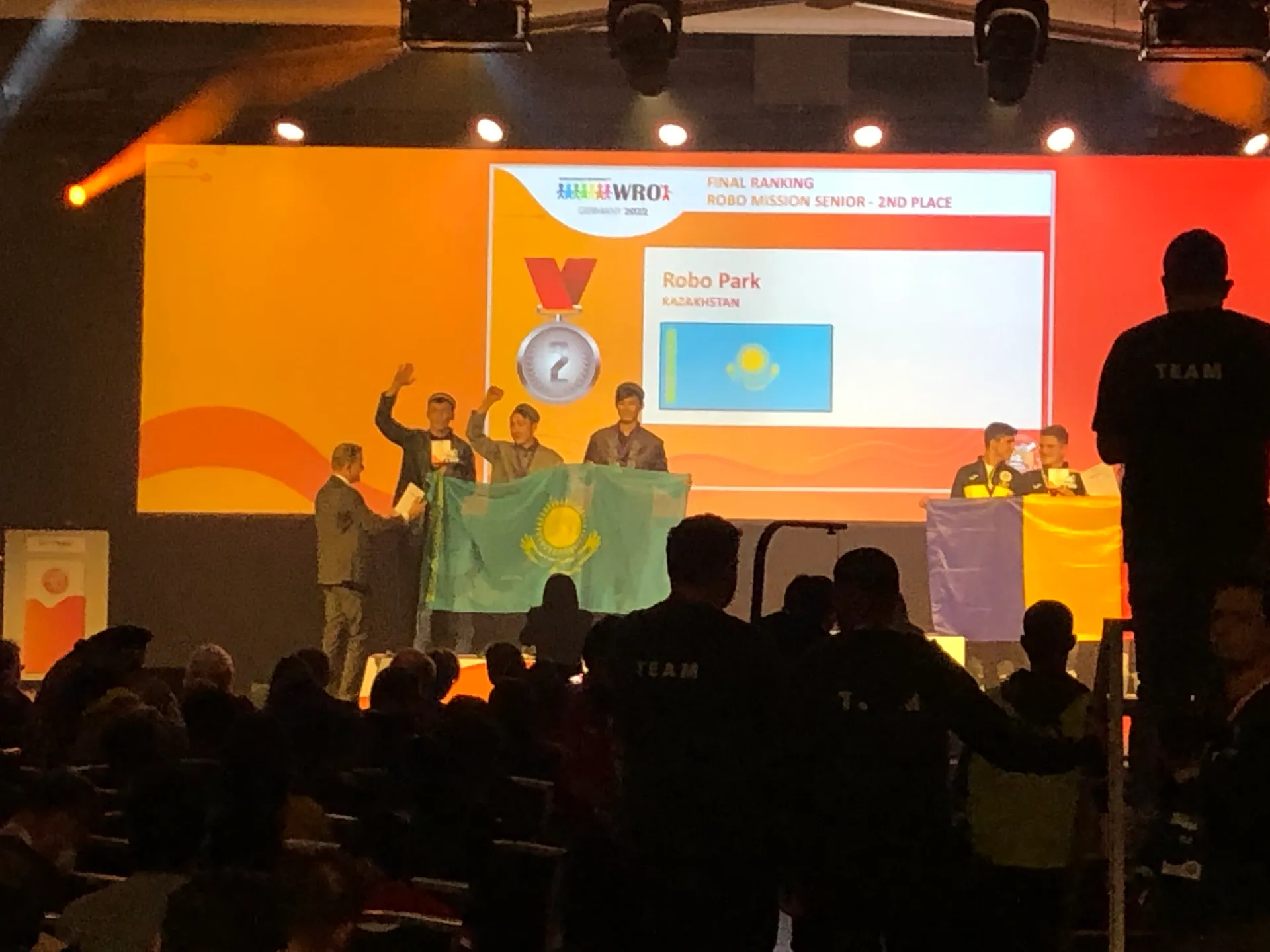 Капитал - Казахстанцы заняли второе место на World Robot Olympiad