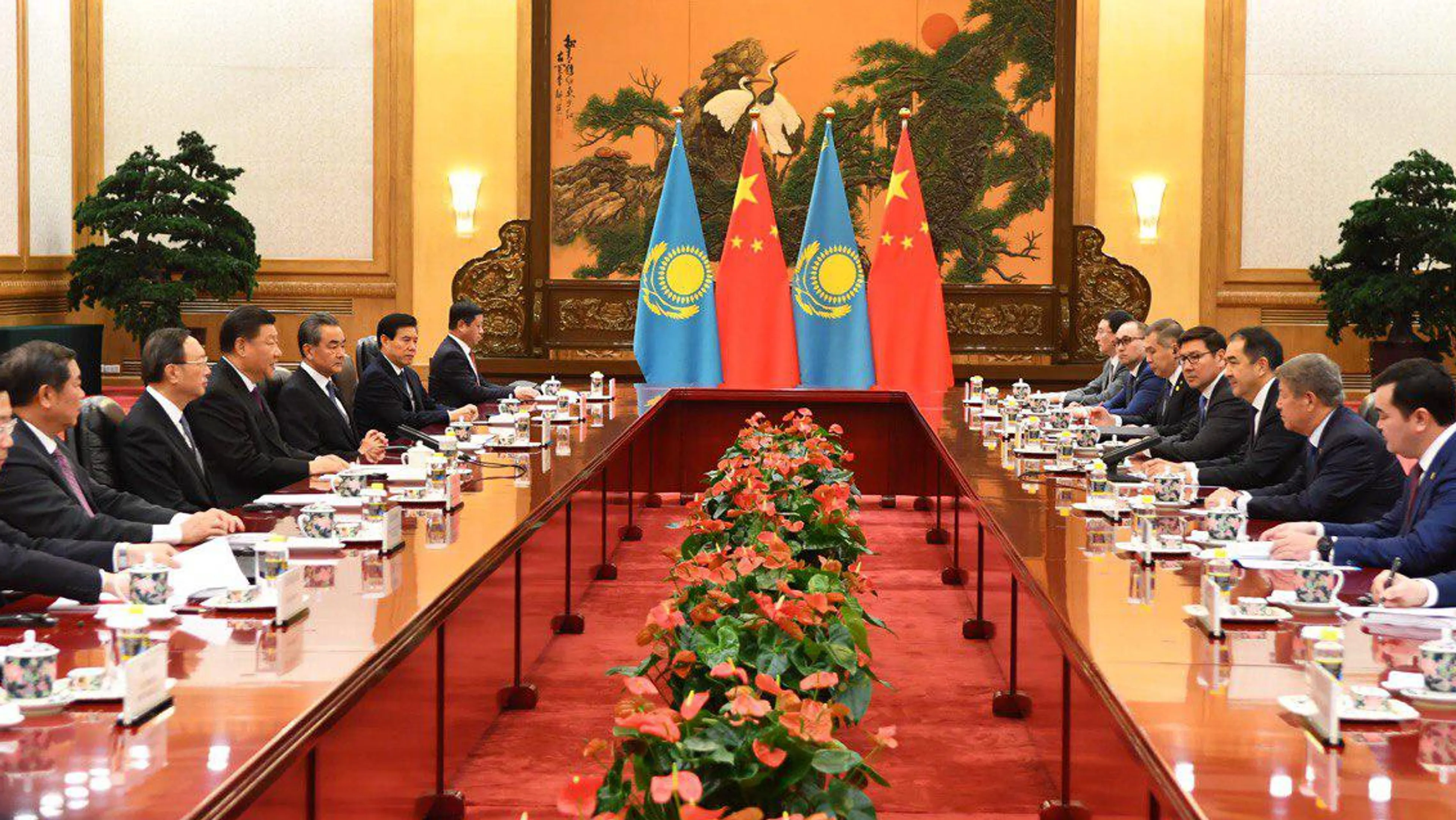 Капитал - Си Цзиньпин получил приглашение посетить Казахстан в 2019 году