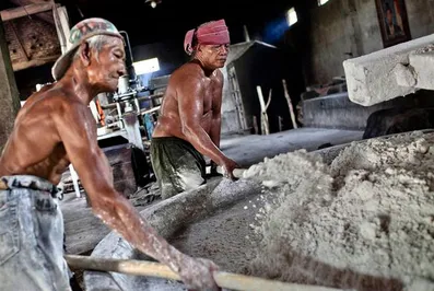 Индонезия запретила экспорт минерального сырья