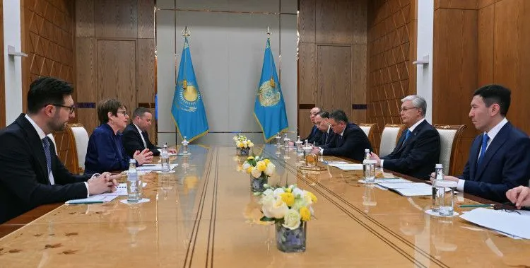 Глава государства провел встречу с президентом ЕБРР