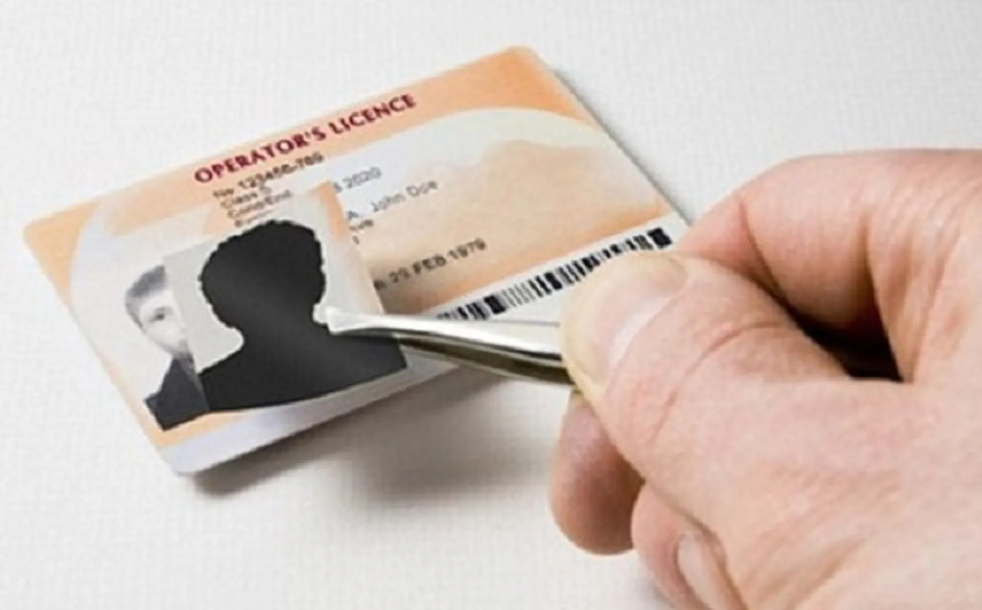 Капитал - В Алматы  с поддельными документами задержаны граждане Великобритании