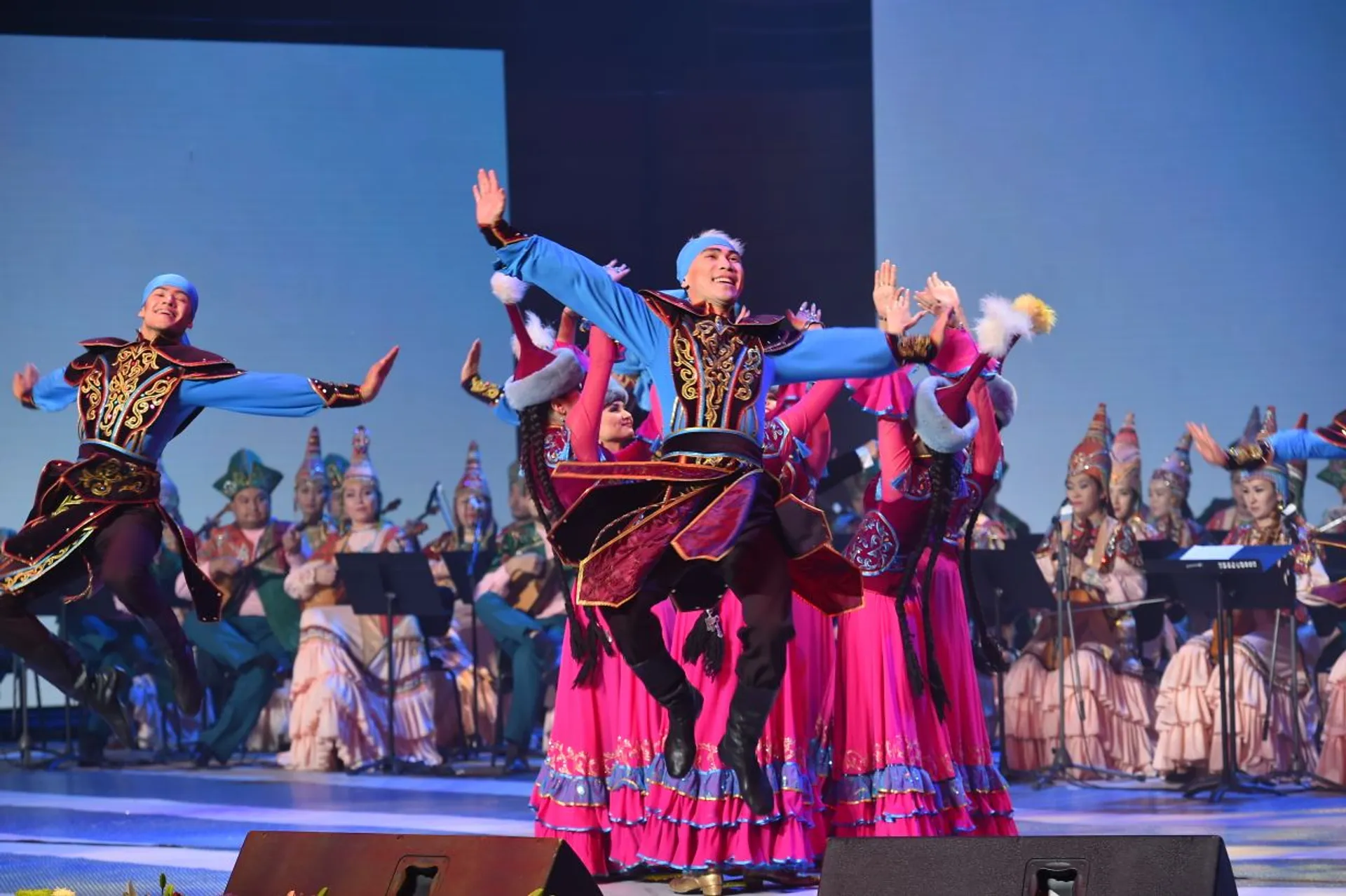 Капитал - В Астане прошел гала-концерт «ЭКСПО-ға Оңтүстіктен ән шашу!»