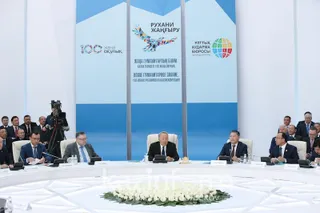 Капитал - Главе РК презентовали научные бестселлеры, переведенные на казахский язык