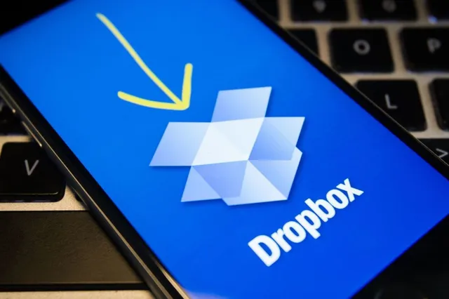 Dropbox планирует привлечь до $648 млн в ходе IPO