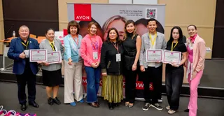 В центре: Диляра Кайдар, Алима Пардашева, Гульнара Кунирова, Эльмира Исманкулова