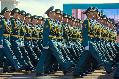 Новый строевой шаг уменьшит нагрузку на организм военного