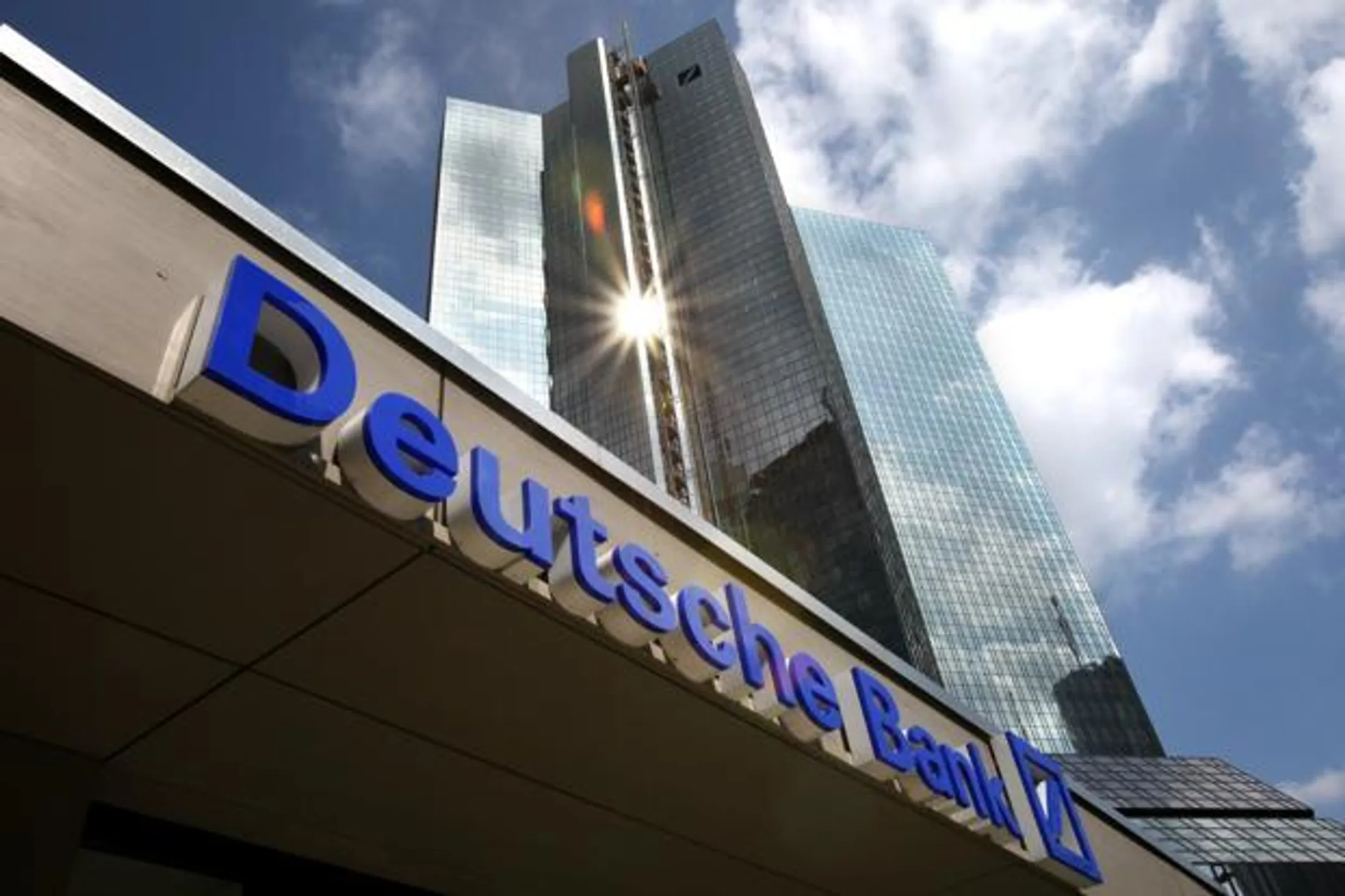 Deutsche Bank обсуждает сокращение 10 тысяч рабочих мест - Image Kapital.kz