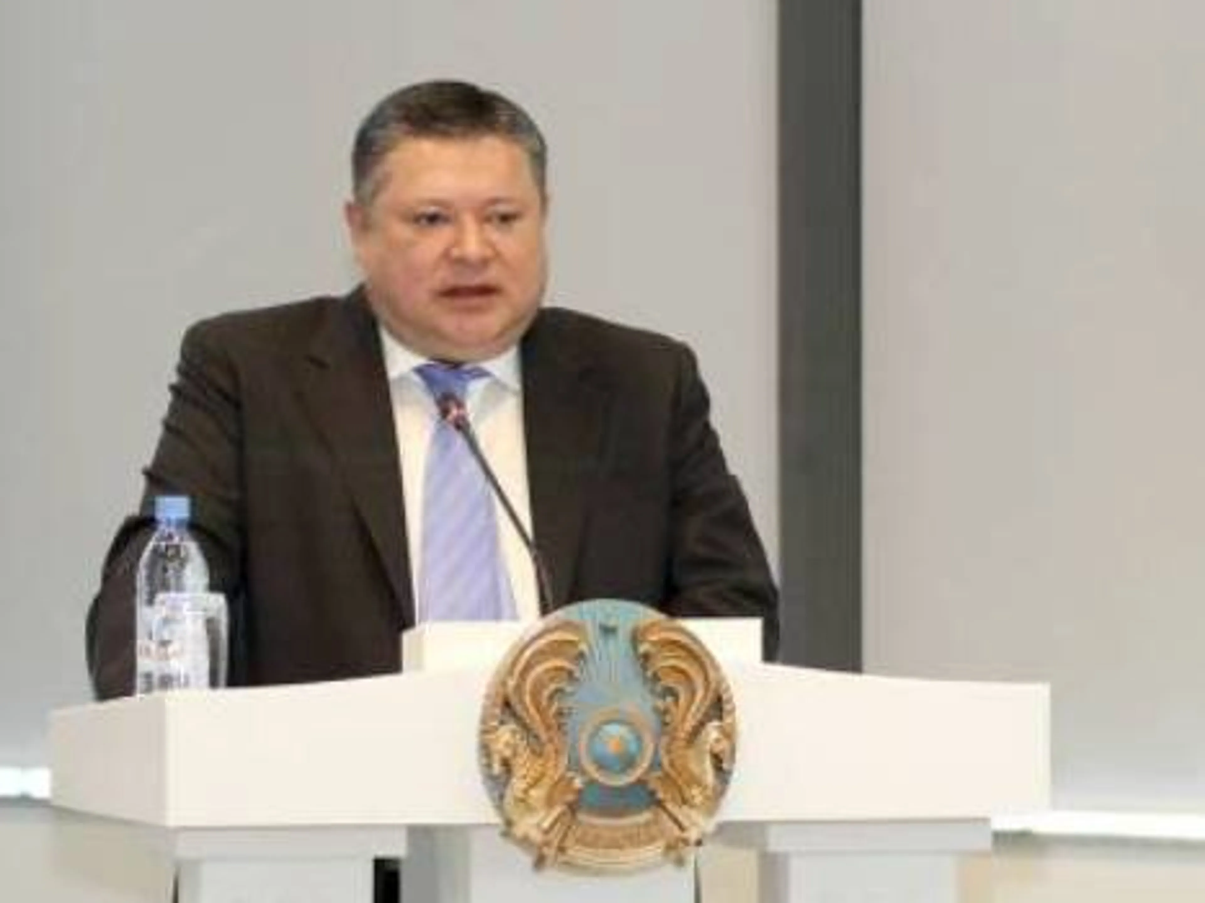 Капитал - Госсекретарю РК неудобно за наплыв исторических графоманов