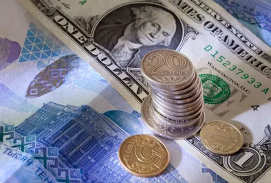 Нацвалюта удержалась на отметке в 344 тенге