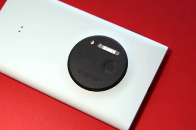 Презентован смартфон Lumia с новой камерой